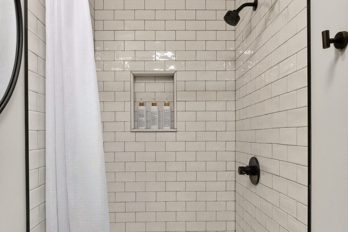Shower, rainfall showerhead, towels