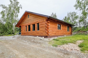 Exterior - Welcoming Wasilla Cabin w/ Patio! (Wasilla)