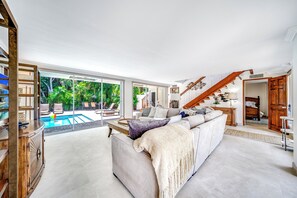 Smart-TV, Videospiele, Bücher