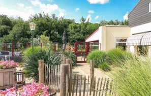 Property grounds - 2 bedroom lovely home in Retranchement (Retranchement)