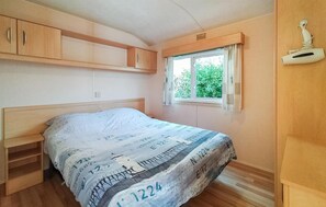 2 bedrooms, travel cot, free WiFi