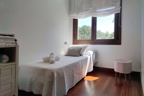3 bedrooms, iron/ironing board, travel crib, WiFi - Desconectaengalicia Townhouse Vichona 2.5 km from the center of Sanxenxo (Forxán)