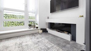 Interior - Elegant Flat with Balcony (Edinburgh)