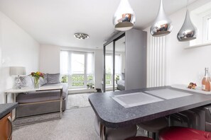Interior - Elegant Flat with Balcony (Edinburgh)