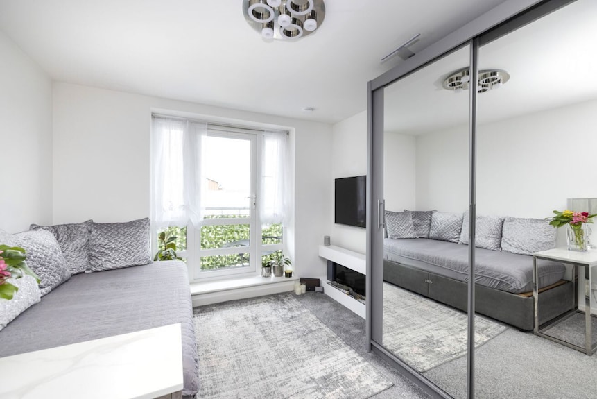 Elegant Flat With Balcony - Edinburgh