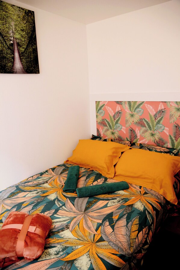 1 bedroom, iron/ironing board, WiFi, bed sheets