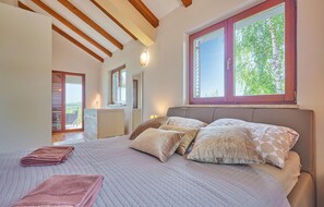 2 chambres, fer et planche Ă repasser, lit parapluie, Wi-Fi gratuit