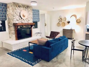 Smart TV - Global Style Loft in Marina Del Rey 20 Blocks to the Beach (Los Angeles)