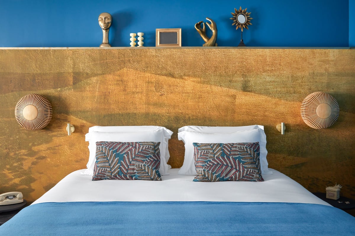 Ropa de cama de alta calidad y camas con pillow-top