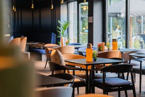 Bar (on property) - voco Brussels City North by IHG (Vilvoorde)