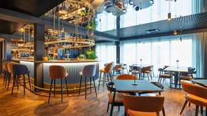 Bar (on property) - voco Brussels City North by IHG (Vilvoorde)
