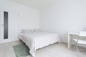 1 slaapkamer, een bureau, een strijkplank/strijkijzer, gratis wifi