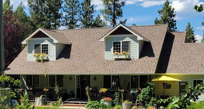The Farmhouse In The Mountains- Front Porch