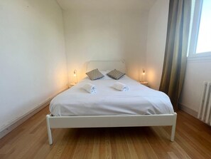 2 bedrooms, Internet, bed sheets