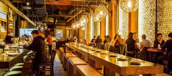 Cozy Industrial Townhouse, King Bed, 3 Min to Downtown