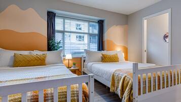 2 bedrooms, desk, iron/ironing board, free WiFi