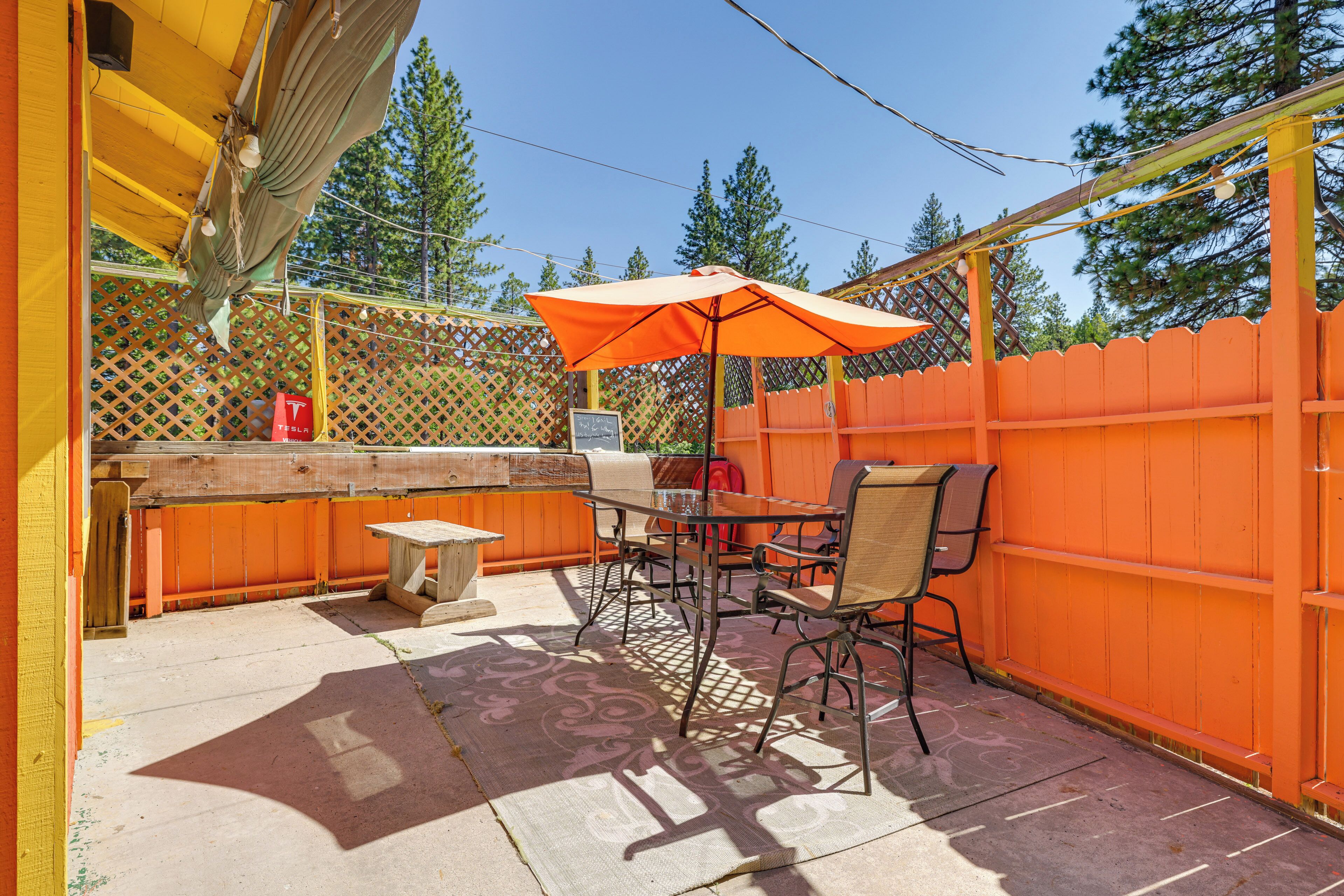 Dodge Ridge Pinecrest Mountain Cabin: Near Hiking!