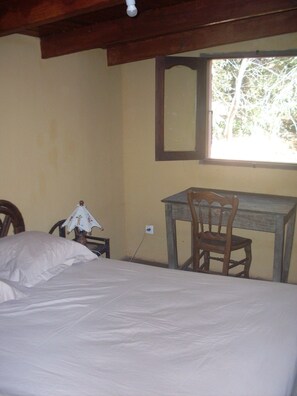 1 chambre, accès au Wi-Fi (inclus), literie fournie