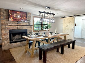 Dining - Angel pines Farmhouse  (Hempstead)