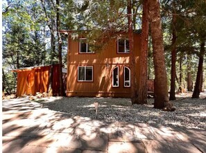 Exterior - Spa Getaway Guesthouse, in the “Mystic Gardens” (Nevada City)