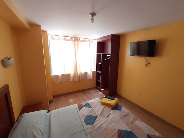Basic Single Room | Iron/ironing board, free WiFi