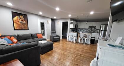 The Fox Den, 2 bdrm, walk to Purple Fiddle, near Canaan, Davis, Blackwater Falls