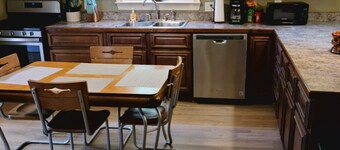 Private 2 bdrm apartment in the heart of the city. Pet friendly.