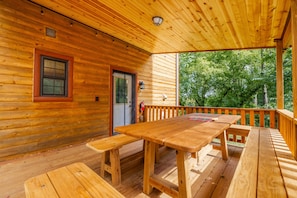 Outdoor dining - Elina’s  Log Cabin, new on the market, steps from Devil’s Lake State Park. (Baraboo)