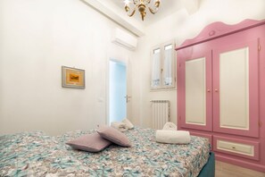 1 bedroom, WiFi, bed sheets - Casa Lorenzo central ground-floor flat with a quiet tiny patio (Firenze)