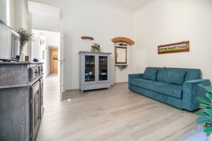 Living area - Casa Lorenzo central ground-floor flat with a quiet tiny patio (Firenze)