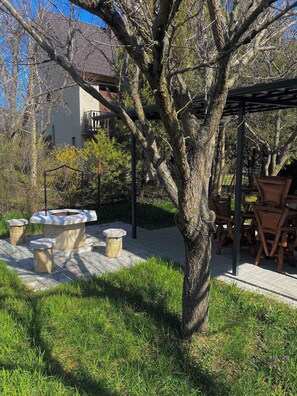 Outdoor dining - Holiday home Modern and beautifully furnished with WLAN and air conditioning (Vonyarcvashegy)