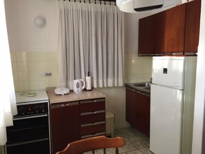 2 bedrooms - Holiday Houses, Villas Vanesa - 50m From the sea (Solta)