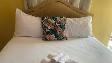 9 bedrooms, iron/ironing board, WiFi, bed sheets