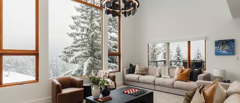 Televisión, chimenea