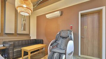 Luxury Double Room | Desk, blackout curtains, free WiFi, bed sheets