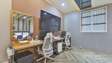 Doppia Luxury | Una scrivania, insonorizzazione, Wi-Fi gratuito, lenzuola