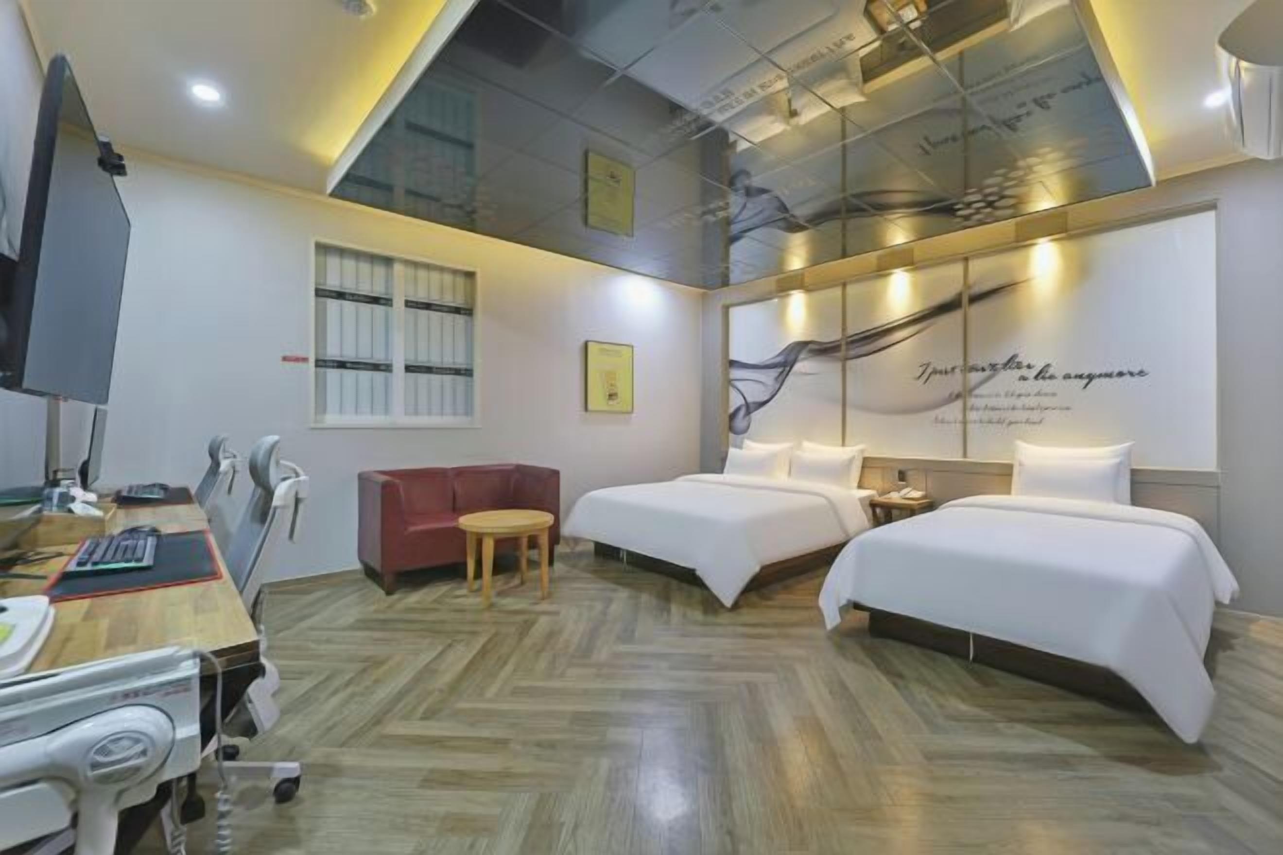 Skrivebord, mørklægningsgardiner, gratis Wi-Fi, sengetøj