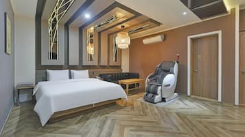 ๋ญ์
๋ฆฌ ๋๋ธ๋ฃธ | ์ฑ
์, ๋ฐฉ์ ์ค๋น, ๋ฌด๋ฃ WiFi, ์นจ๋ ์ํธ