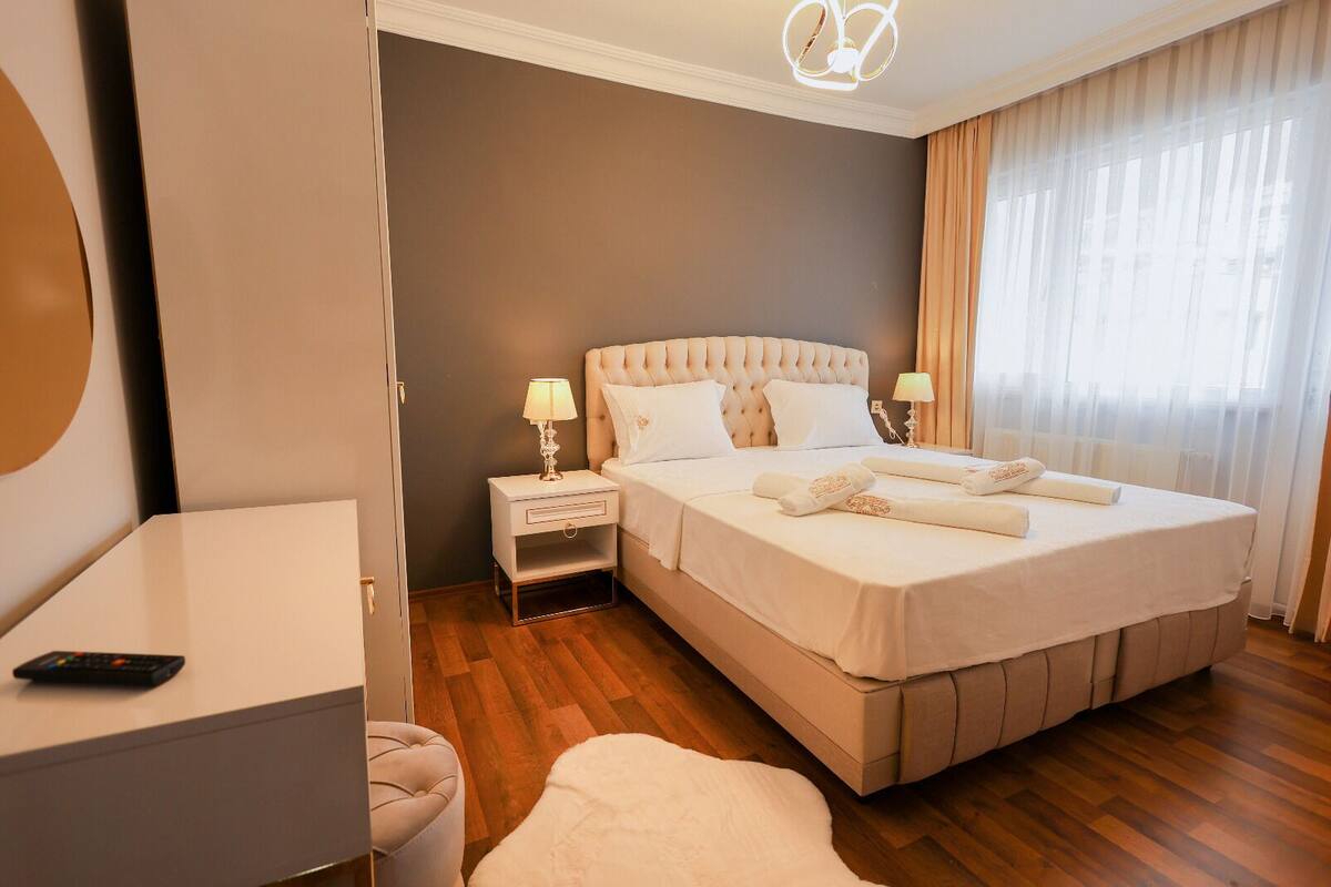 Hochwertige Bettwaren, Verdunkelungsvorhänge, schallisolierte Zimmer