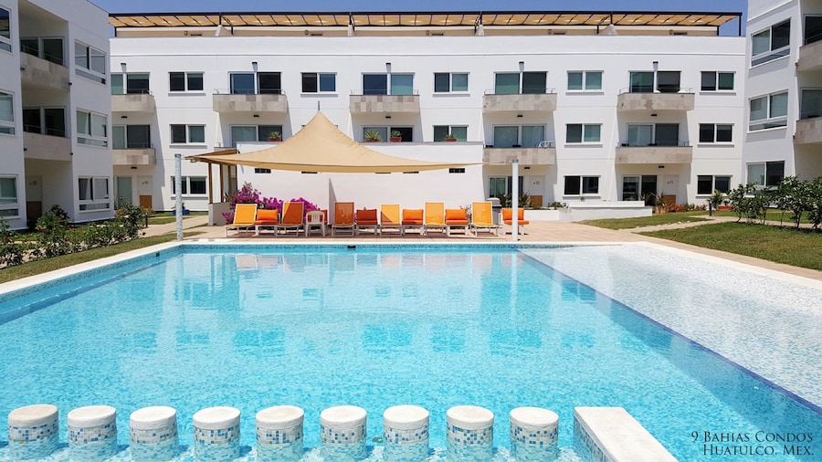 9 Bahias Condos
