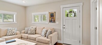 Midtown Casita W/ Walking Distance To Downtown!