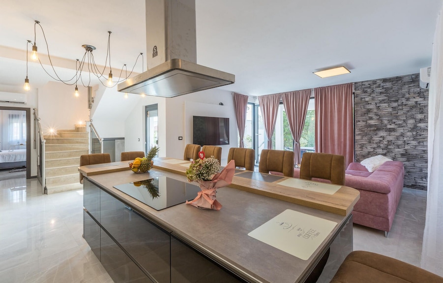 Amazing Home In Rovinjsko Selo With Sauna - Rovinj