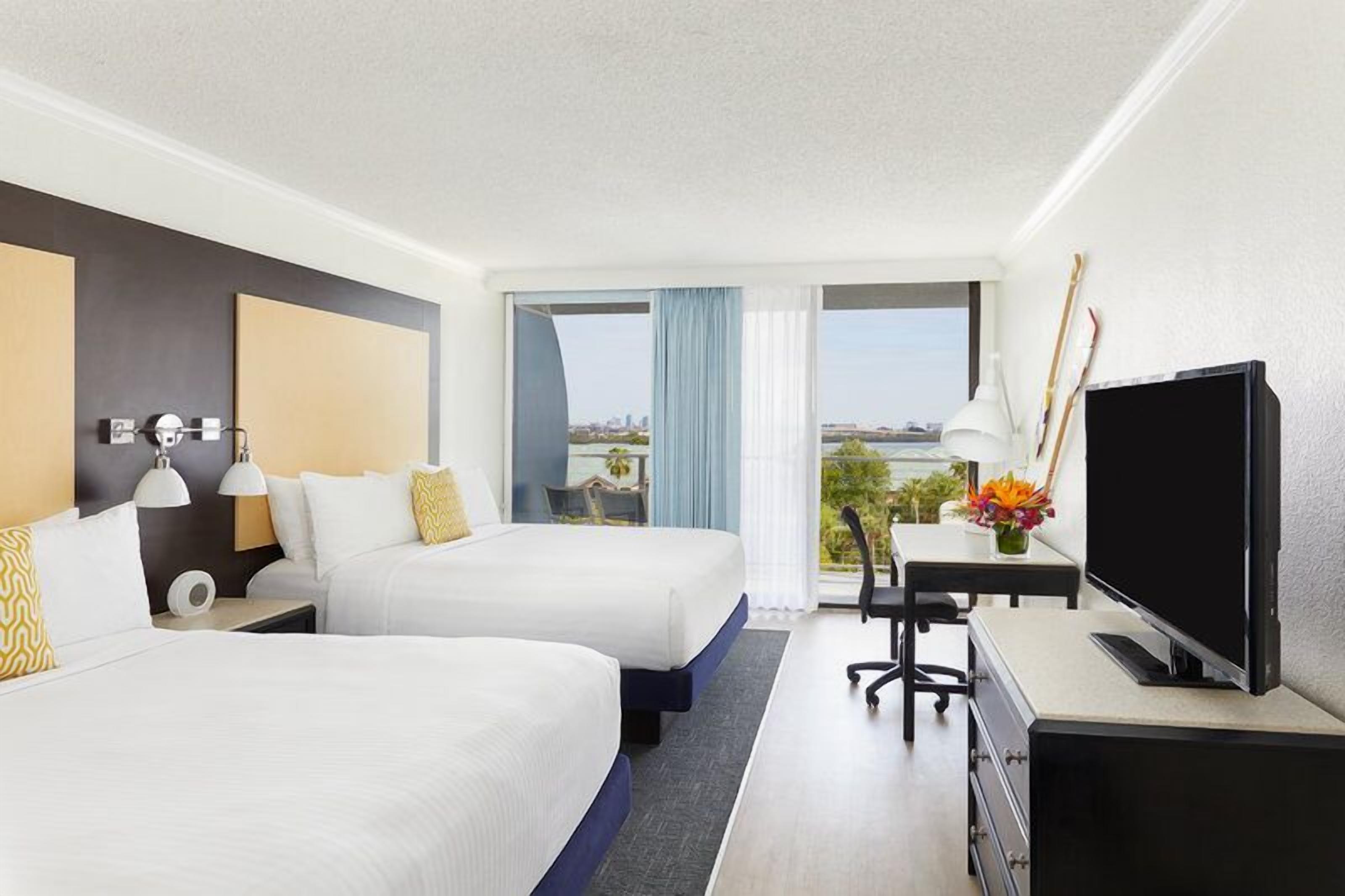 Best Value, Quality Stay! 3 Relaxing Units, City View, Pets Allowed, Pool