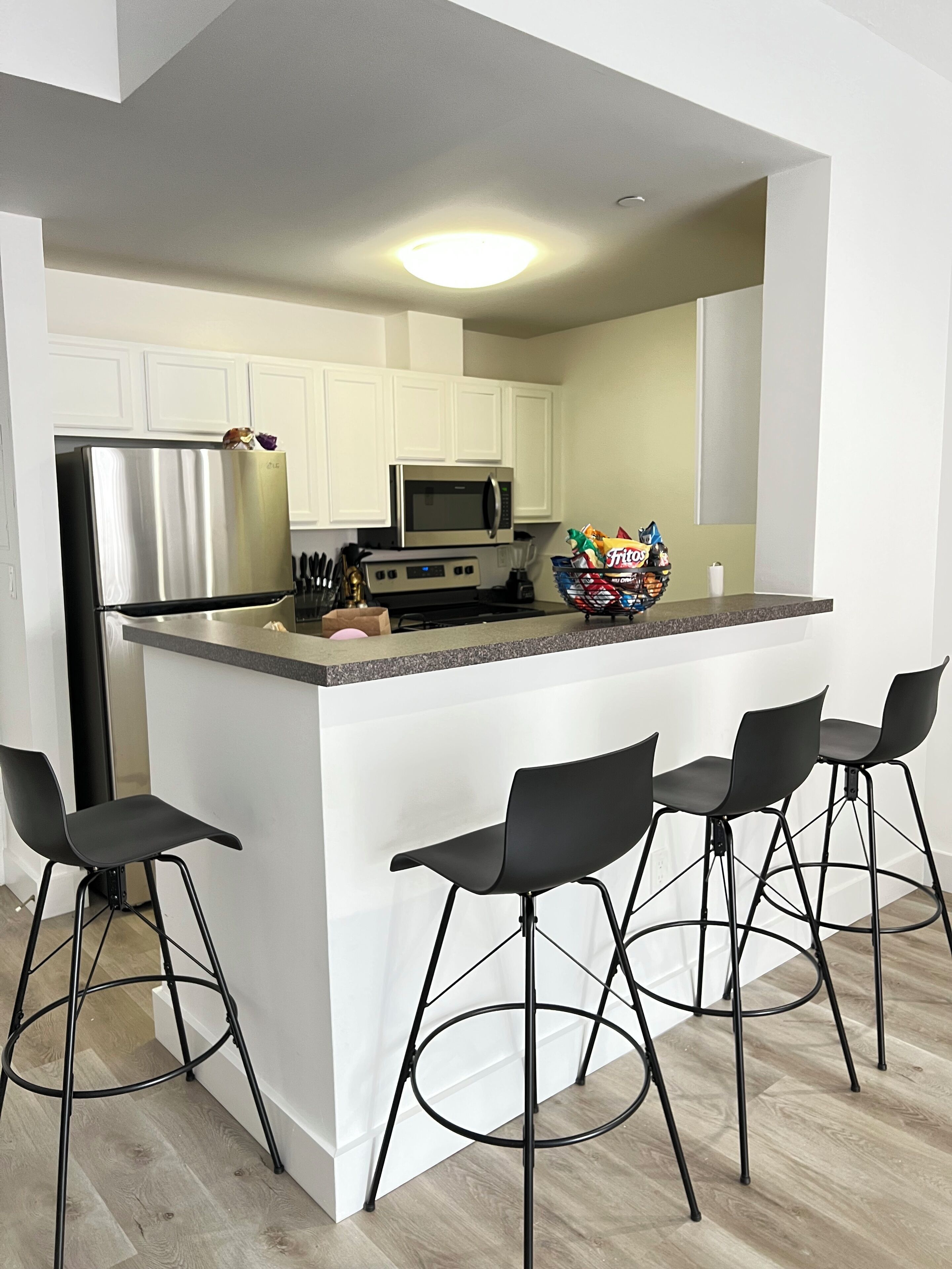 冰箱、微波炉、烤箱、炉灶