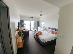 1 bedroom, iron/ironing board, bed sheets - Home Away From Home Ocean Views (Darwin City)