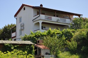 3 bedrooms