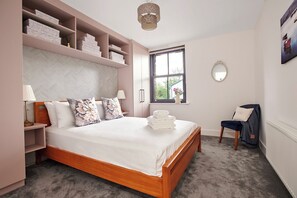 2 makuuhuonetta, silitysrauta/-lauta, Wi-Fi, vuodevaatteet