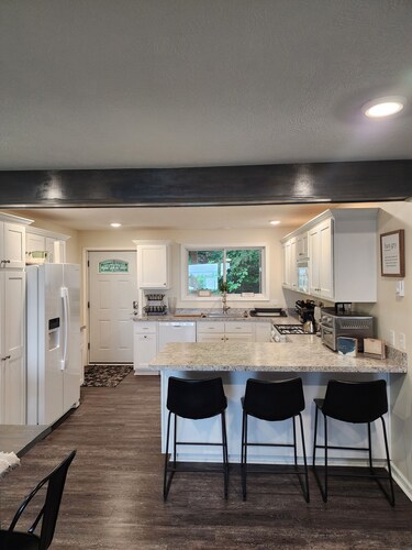 Harbor View Getaway located perfectly for your UP North Mackinac Vacation