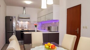 Apartment, Smoking - Apartments Stan - With Pool (Makarska)