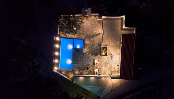 2 عدّة غرف نوم